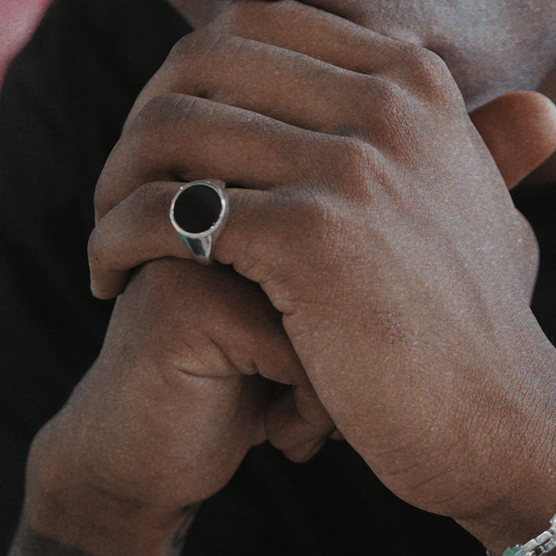 Bague simple en argent et gomme de cristal noir