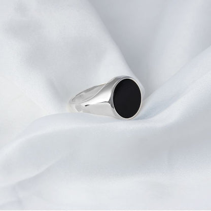 Bague simple en argent et gomme de cristal noir